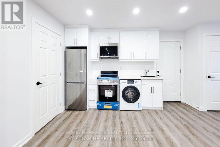 184 BEACH BOULEVARD, Hamilton (Hamilton Beach), Ontario, L8H6V9