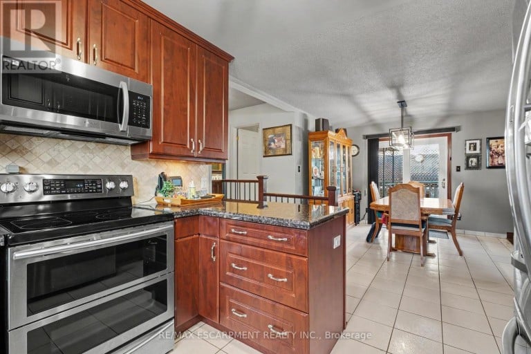 306 TEMPLEMEAD DRIVE, Hamilton (Templemead), Ontario, L8W3H7