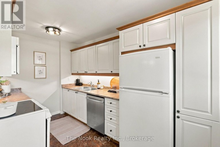 49 - 966 ADELAIDE AVENUE E, Oshawa (Eastdale), Ontario, L1K1L2
