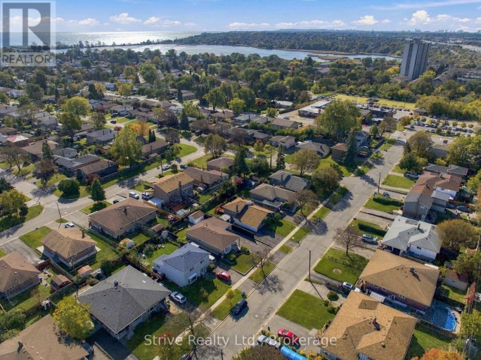 1329 TATRA DRIVE, Pickering (Bay Ridges), Ontario, L1W1K5