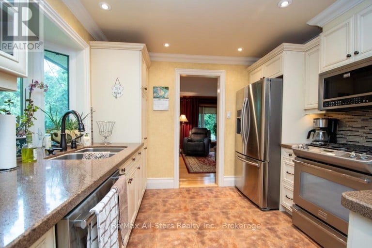 690 POST ROAD, Kawartha Lakes (Ops), Ontario, K0L2X0