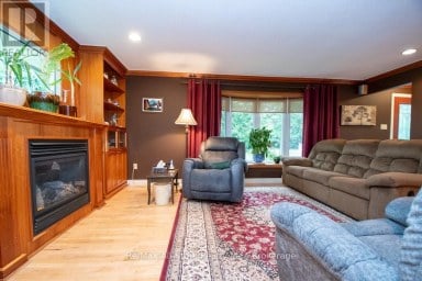 690 POST ROAD Kawartha Lakes (Ops) Ontario photo 9