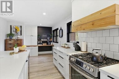 956 WELLER STREET Peterborough (Monaghan Ward 2) Ontario photo 18