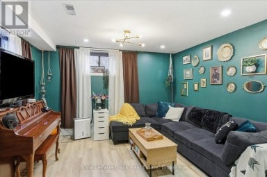 956 WELLER STREET Peterborough (Monaghan Ward 2) Ontario photo 21