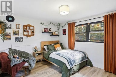 956 WELLER STREET Peterborough (Monaghan Ward 2) Ontario photo 31