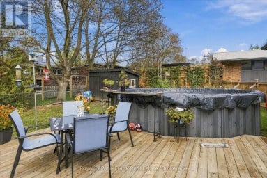 956 WELLER STREET Peterborough (Monaghan Ward 2) Ontario photo 45