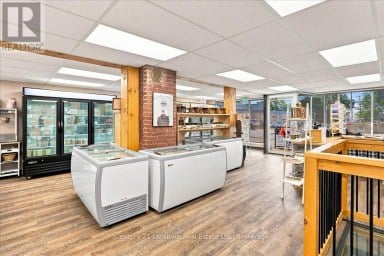 282-284 & 286 WELLINGTON MAIN STREET Prince Edward County (Hillier) Ontario photo 14
