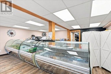 282-284 & 286 WELLINGTON MAIN STREET Prince Edward County (Hillier) Ontario photo 21