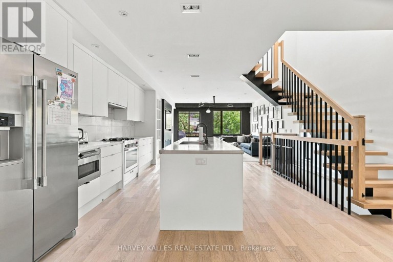 57 ROSENEATH GARDENS, Toronto (Oakwood Village), Ontario, M6C3X5