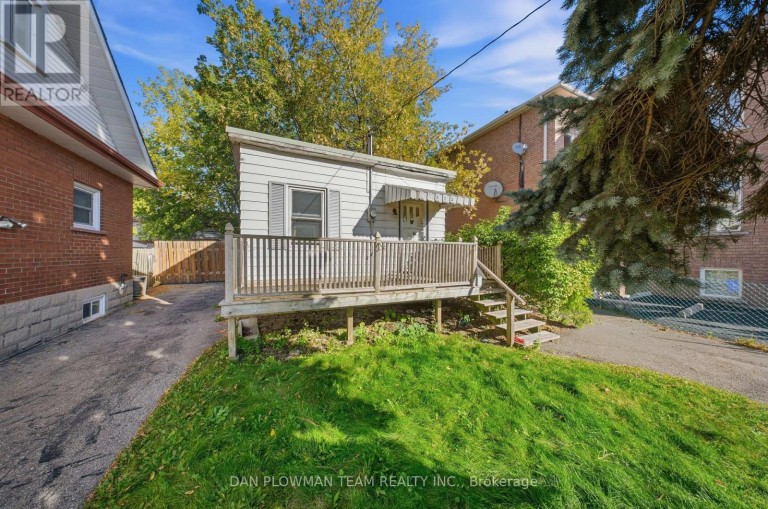 372 PINE AVENUE, Oshawa (Vanier), Ontario, L1J2H8