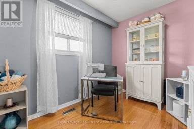 20 HONEYWOOD ROAD Toronto (Glenfield-Jane Heights) Ontario photo 12
