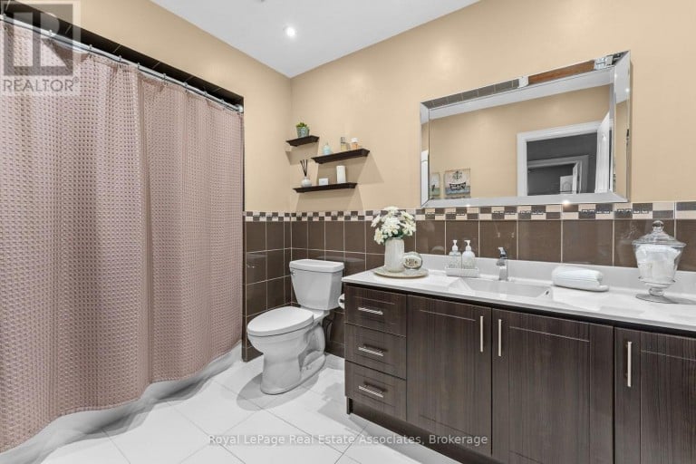 20 HONEYWOOD ROAD, Toronto (Glenfield-Jane Heights), Ontario, M3N1B2