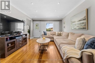 20 HONEYWOOD ROAD Toronto (Glenfield-Jane Heights) Ontario photo 15
