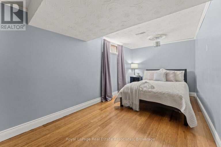 20 HONEYWOOD ROAD, Toronto (Glenfield-Jane Heights), Ontario, M3N1B2