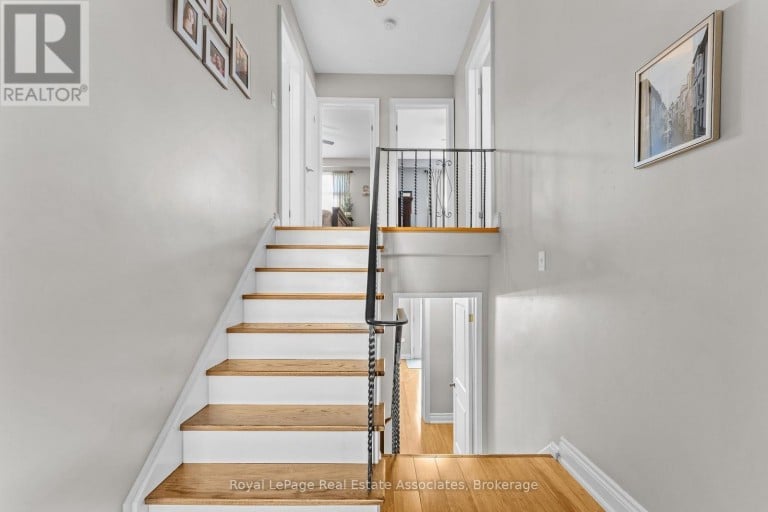 20 HONEYWOOD ROAD, Toronto (Glenfield-Jane Heights), Ontario, M3N1B2