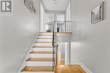 20 HONEYWOOD ROAD Toronto (Glenfield-Jane Heights) Ontario photo 9
