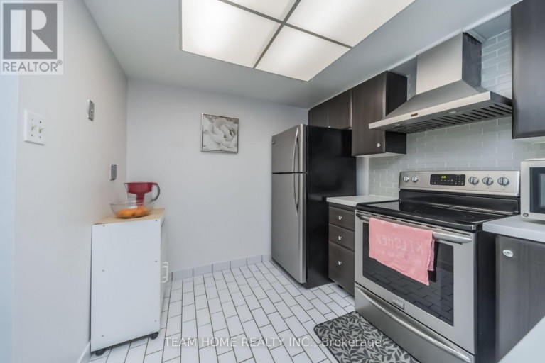 604 - 300 WEBB DRIVE, Mississauga (City Centre), Ontario, L5B3W3