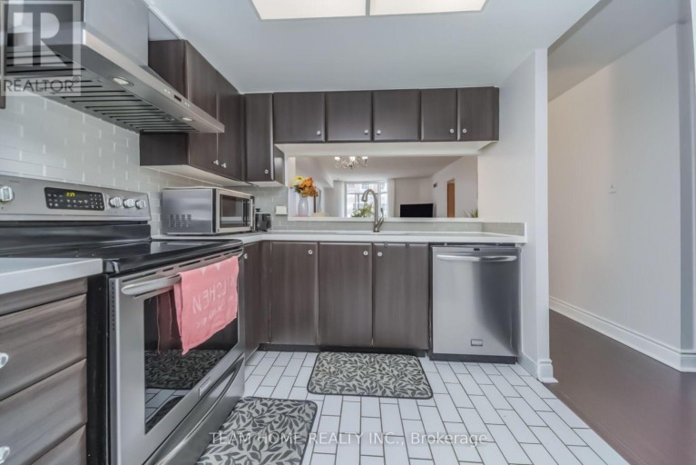 604 - 300 WEBB DRIVE, Mississauga (City Centre), Ontario, L5B3W3