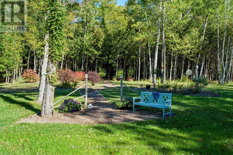 21502 LOYALIST PARKWAY (HIGHWAY 33) PARKWAY, Prince Edward County (Ameliasburg Ward), Ontario, K0K1L0