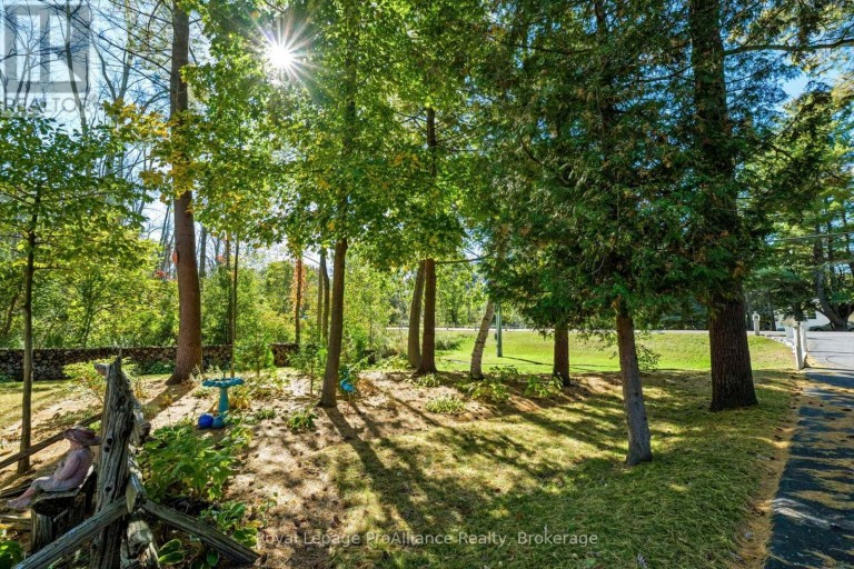 21502 LOYALIST PARKWAY (HIGHWAY 33) PARKWAY, Prince Edward County (Ameliasburg Ward), Ontario, K0K1L0