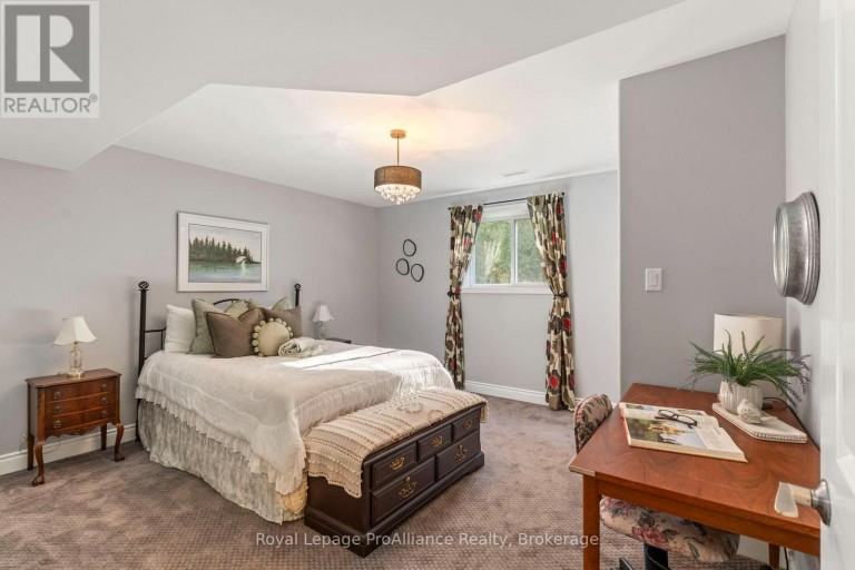 21502 LOYALIST PARKWAY (HIGHWAY 33) PARKWAY, Prince Edward County (Ameliasburg Ward), Ontario, K0K1L0
