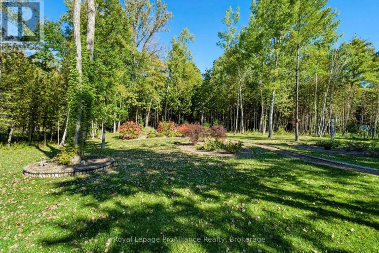 21502 LOYALIST PARKWAY (HIGHWAY 33) PARKWAY, Prince Edward County (Ameliasburg Ward), Ontario, K0K1L0