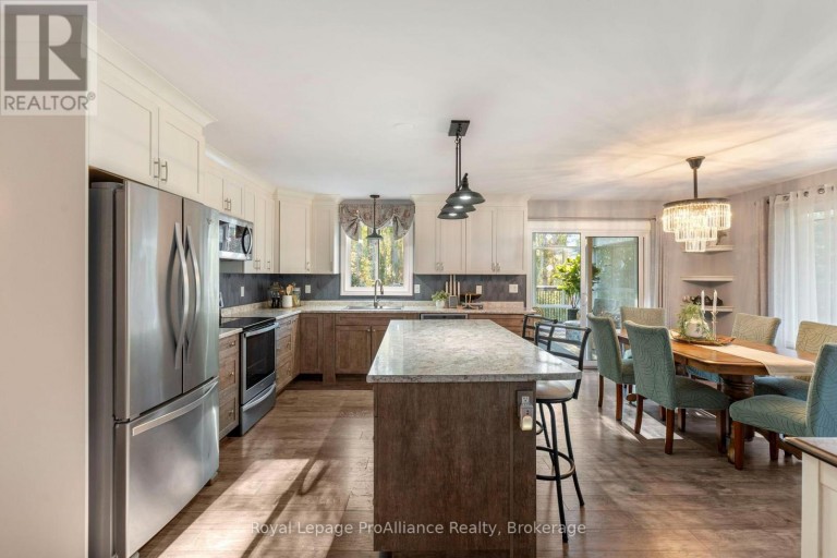 21502 LOYALIST PARKWAY (HIGHWAY 33) PARKWAY, Prince Edward County (Ameliasburg Ward), Ontario, K0K1L0