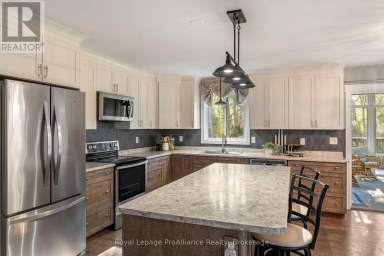 21502 LOYALIST PARKWAY (HIGHWAY 33) PARKWAY Prince Edward County (Ameliasburg Ward) Ontario photo 8