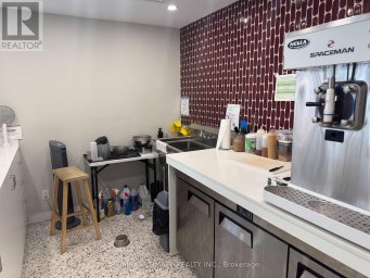 B01004A - 61 HANNA AVENUE Toronto (Niagara) Ontario photo 7