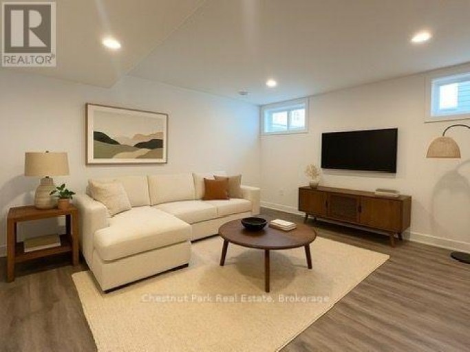 28 - 8 WILLIAM JAMES COURT, Dysart et al (Dysart), Ontario, K0M1S0