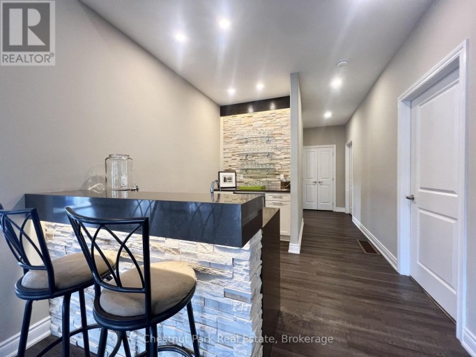 28 - 8 WILLIAM JAMES COURT, Dysart et al (Dysart), Ontario, K0M1S0