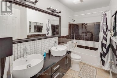 45 FENELON DRIVE Toronto (Parkwoods-Donalda) Ontario photo 14