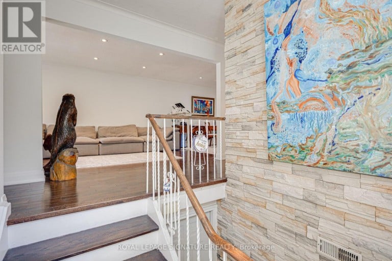 45 FENELON DRIVE, Toronto (Parkwoods-Donalda), Ontario, M3A3K4