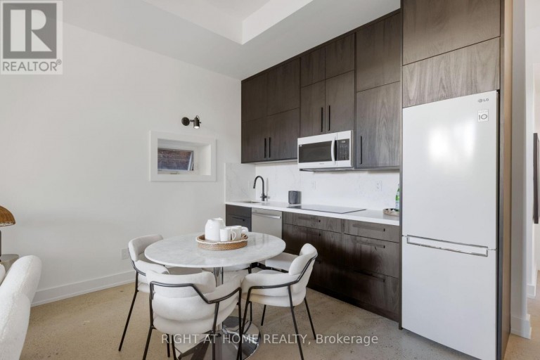 174 CEDRIC AVENUE, Toronto (Oakwood Village), Ontario, M6C3X8