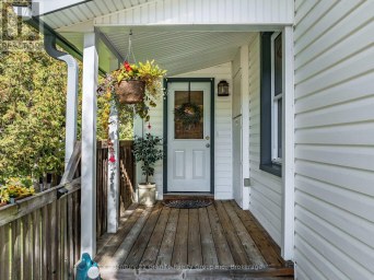 25 GEORGE STREET Dysart et al (Dysart) Ontario photo 30