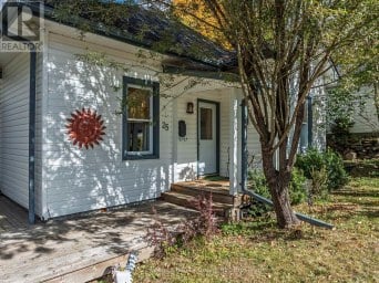 25 GEORGE STREET Dysart et al (Dysart) Ontario photo 4