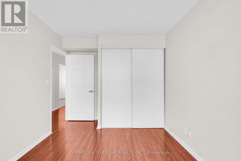 1011 - 8 LEE CENTRE DRIVE, Toronto (Woburn), Ontario, M1H3H8
