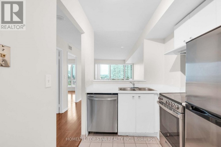 1011 - 8 LEE CENTRE DRIVE, Toronto (Woburn), Ontario, M1H3H8