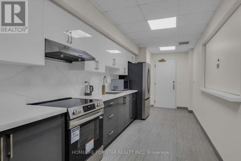 1011 - 8 LEE CENTRE DRIVE, Toronto (Woburn), Ontario, M1H3H8