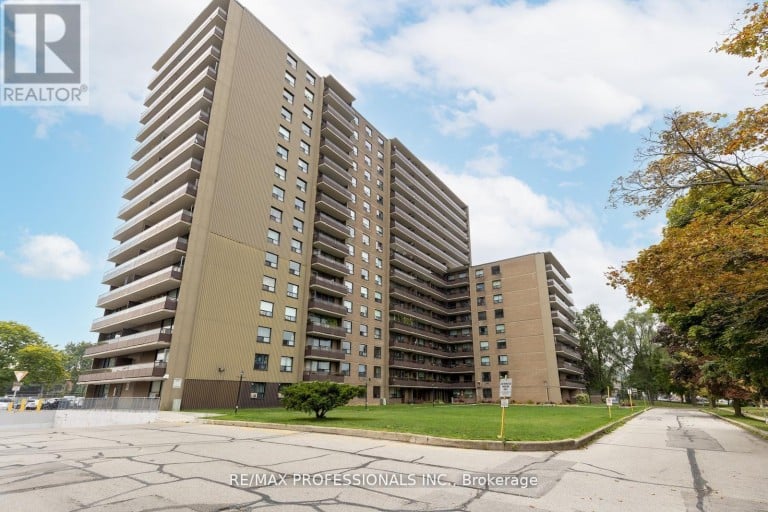 1704 - 180 MARKHAM ROAD, Toronto (Scarborough Village), Ontario, M1M2Z9