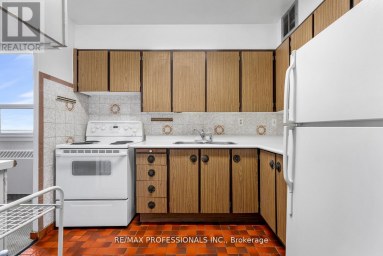 1704 - 180 MARKHAM ROAD Toronto (Scarborough Village) Ontario photo 9