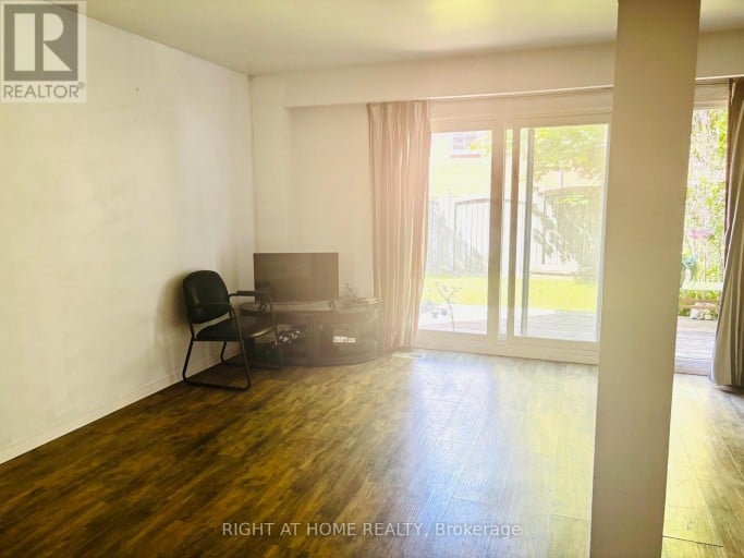 7 - 925 BAYLY STREET, Pickering (West Shore), Ontario, L1W1L4
