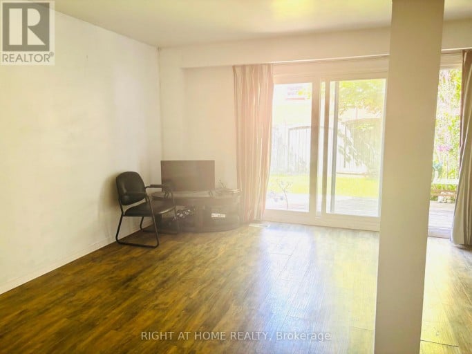 7 - 925 BAYLY STREET, Pickering (West Shore), Ontario, L1W1L4