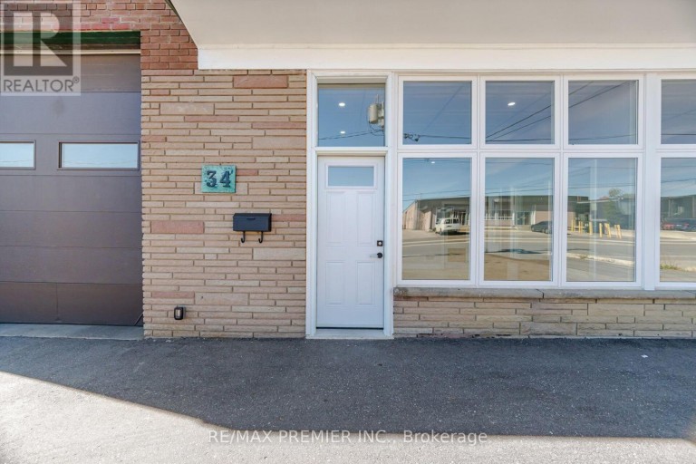 34 RIVALDA ROAD E, Toronto (Humbermede), Ontario, M9M2M3