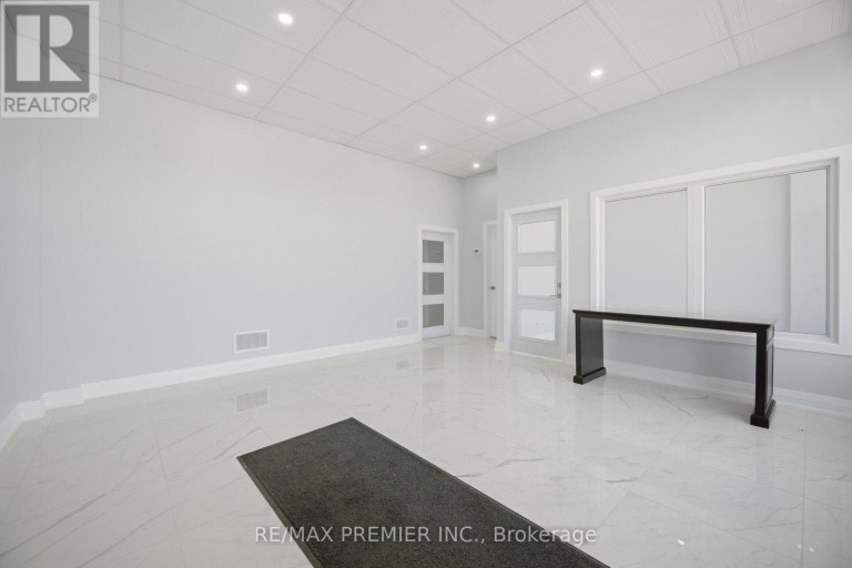 34 RIVALDA ROAD E, Toronto (Humbermede), Ontario, M9M2M3