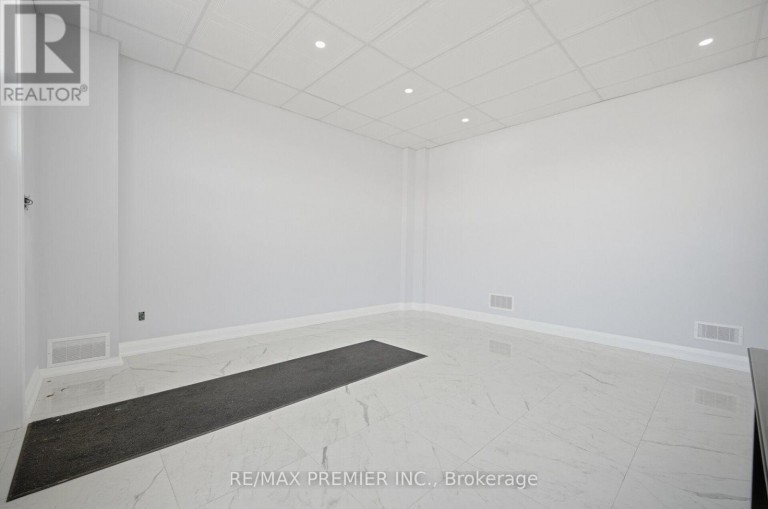 34 RIVALDA ROAD E, Toronto (Humbermede), Ontario, M9M2M3