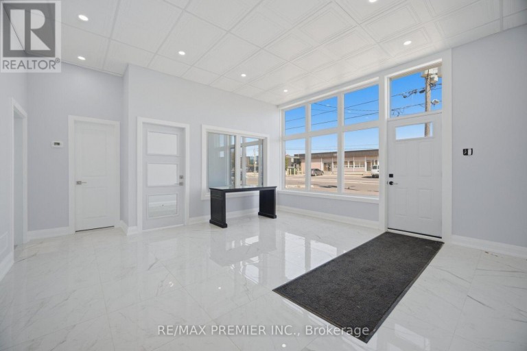 34 RIVALDA ROAD E, Toronto (Humbermede), Ontario, M9M2M3