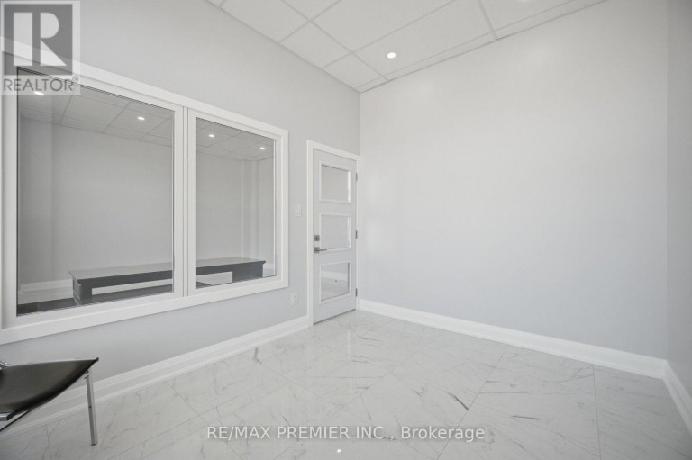 34 RIVALDA ROAD E, Toronto (Humbermede), Ontario, M9M2M3