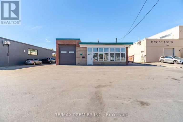 34 RIVALDA ROAD E, Toronto (Humbermede), Ontario, M9M2M3