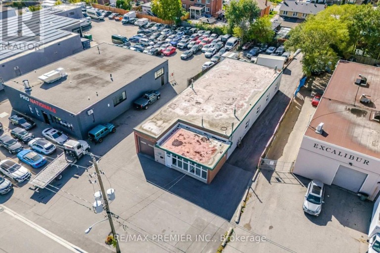 34 RIVALDA ROAD E, Toronto (Humbermede), Ontario, M9M2M3